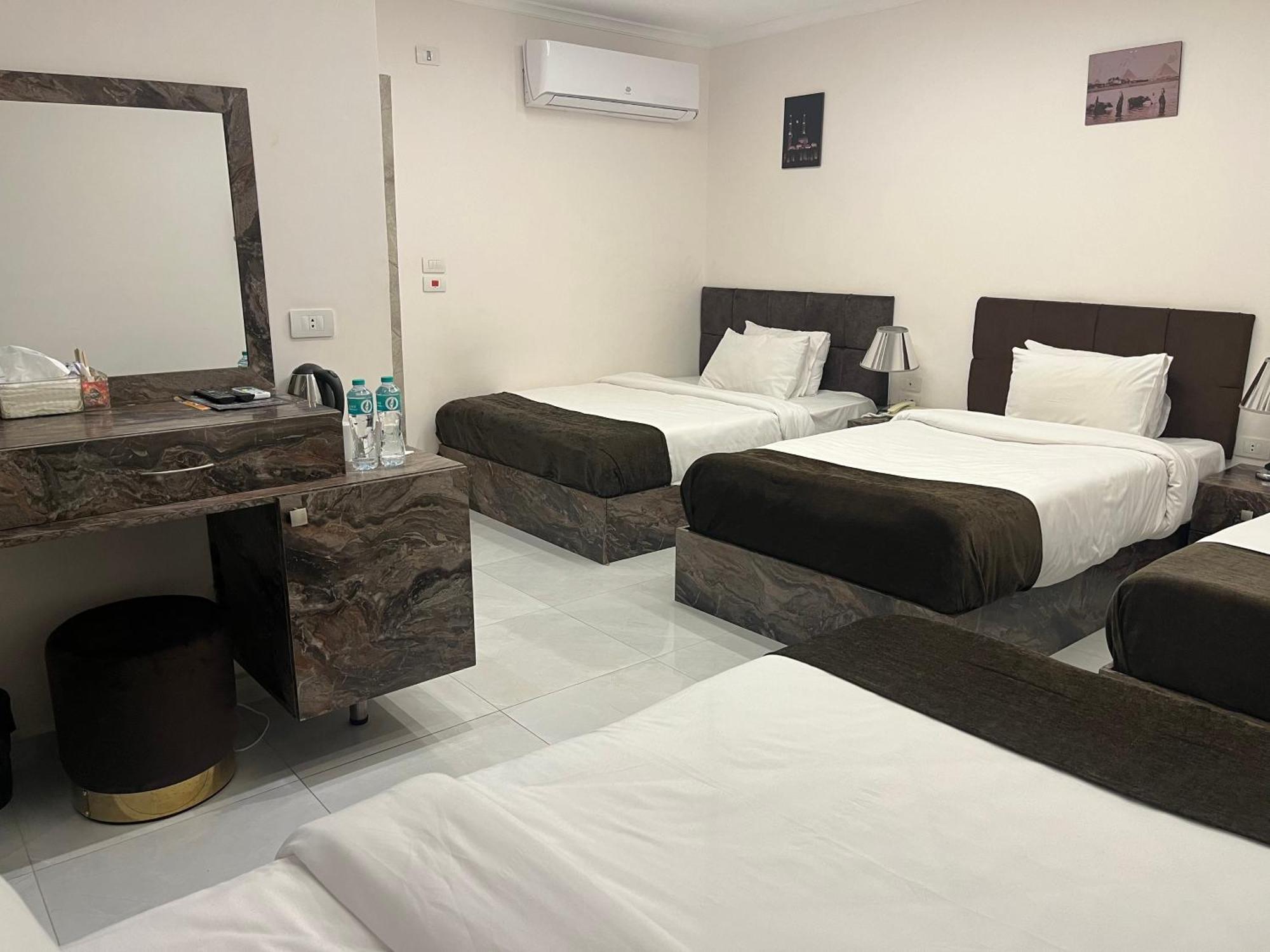 Shadow Pyramids Suites And Jacuzzi Kafret el-Gabal Εξωτερικό φωτογραφία