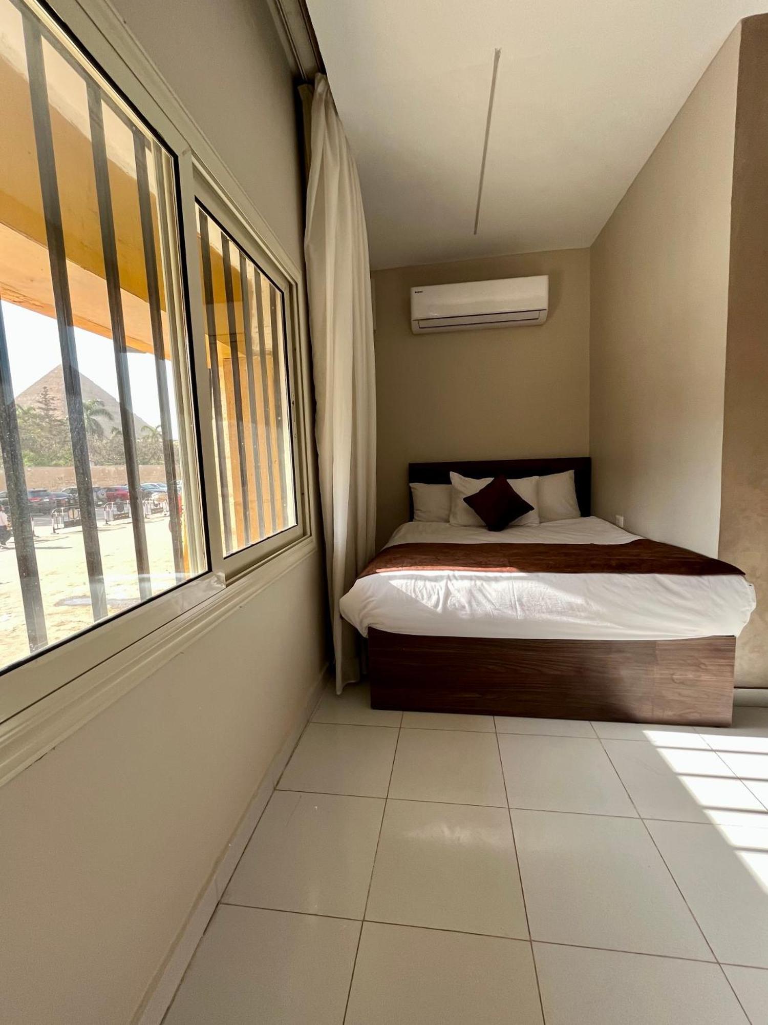 Shadow Pyramids Suites And Jacuzzi Kafret el-Gabal Εξωτερικό φωτογραφία